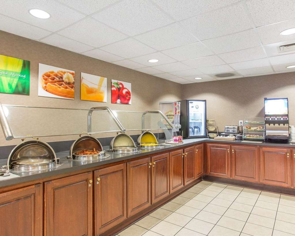 Comfort Inn & Suites Patriots Point Mount Pleasant Restaurant photo