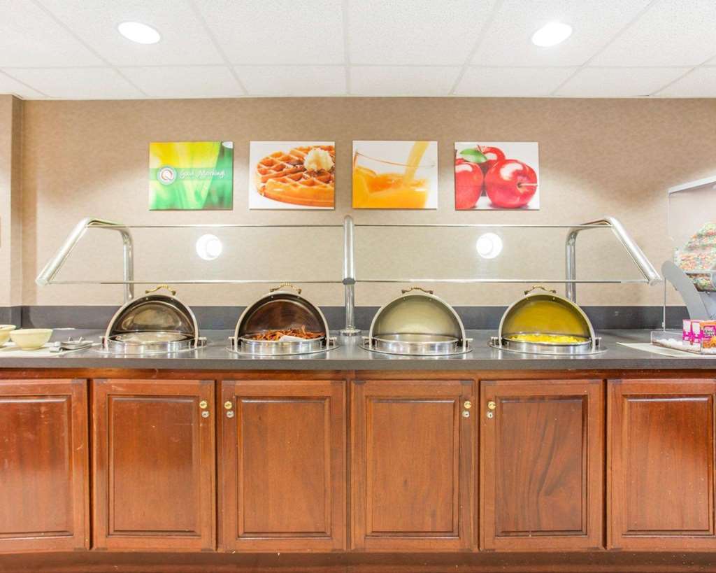 Comfort Inn & Suites Patriots Point Mount Pleasant Restaurant photo